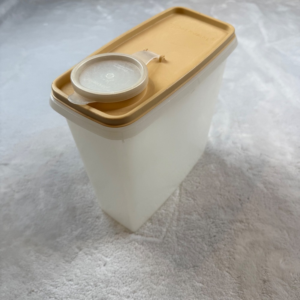 Tupperware Cereal Dispenser Container Tall Beige Lid Pour Spout 471-11